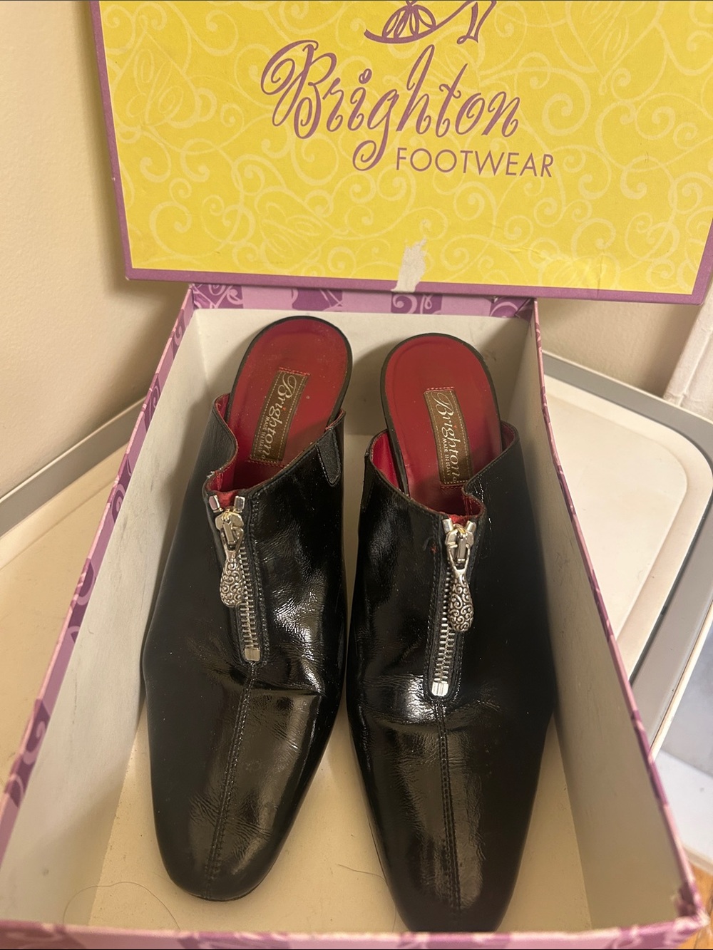 Brighton Black Patent Leather Zip-Front Mules with Red Lining with box
